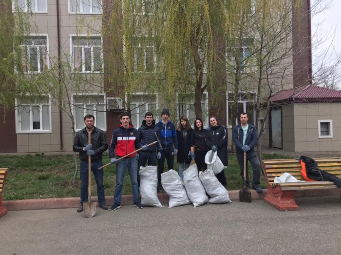 Коллектив ЦОКО РД принял активное участие в улучшении санитарного состояния территории ДИРО